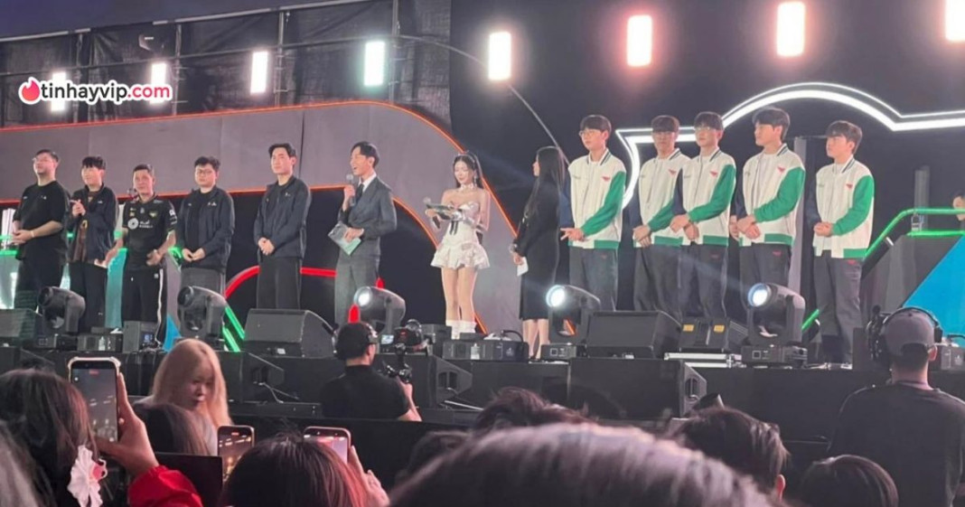 Drama sau fan meeting T1: Mai Dora, Văn Tùng và Thầy Giáo Ba lên tiếng