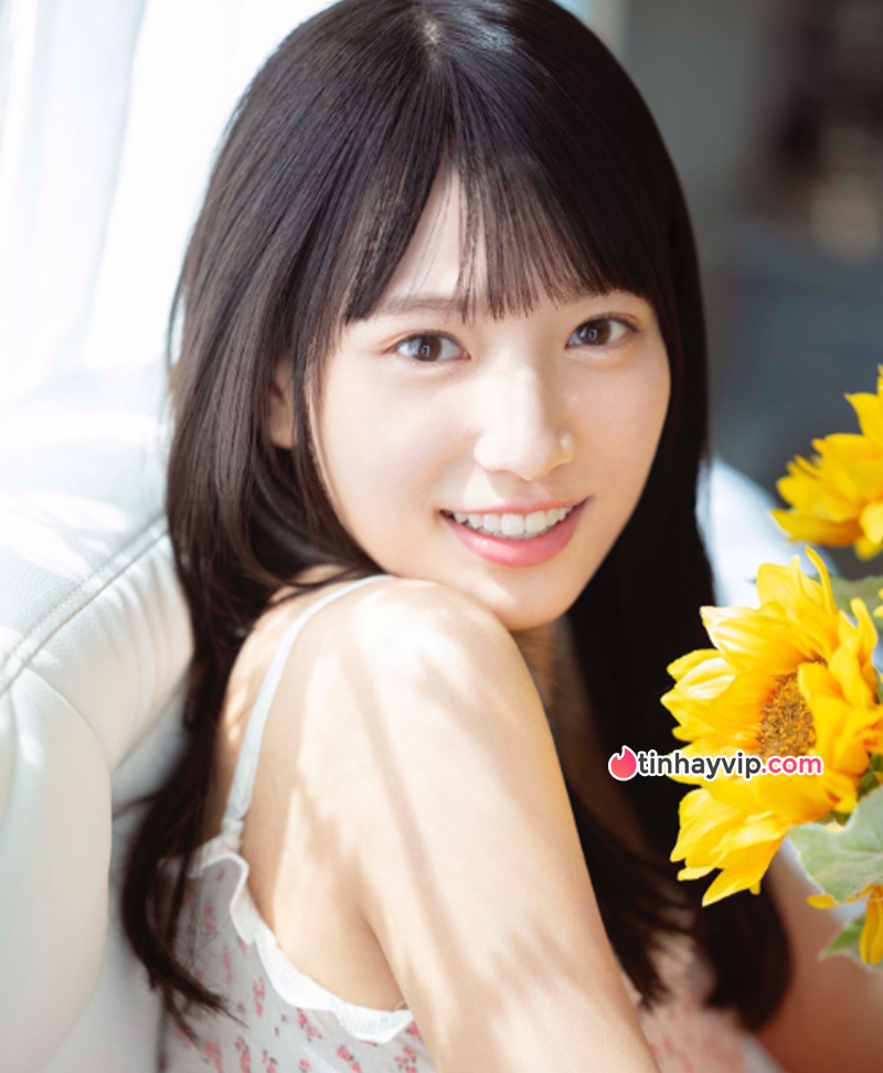 Sakakibara Moe bật khóc trong trải nghiệm tập thể đầu tiên