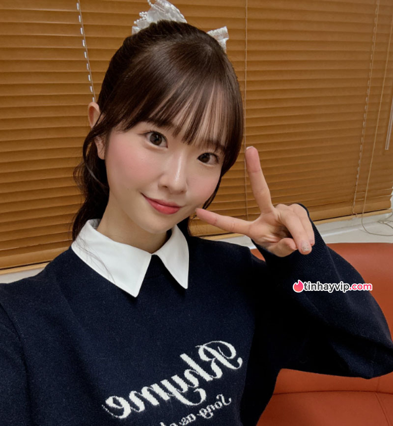 Top diễn viên JAV ăn khách nhất BookMate tháng 11/2025 10 Emika Shirakami