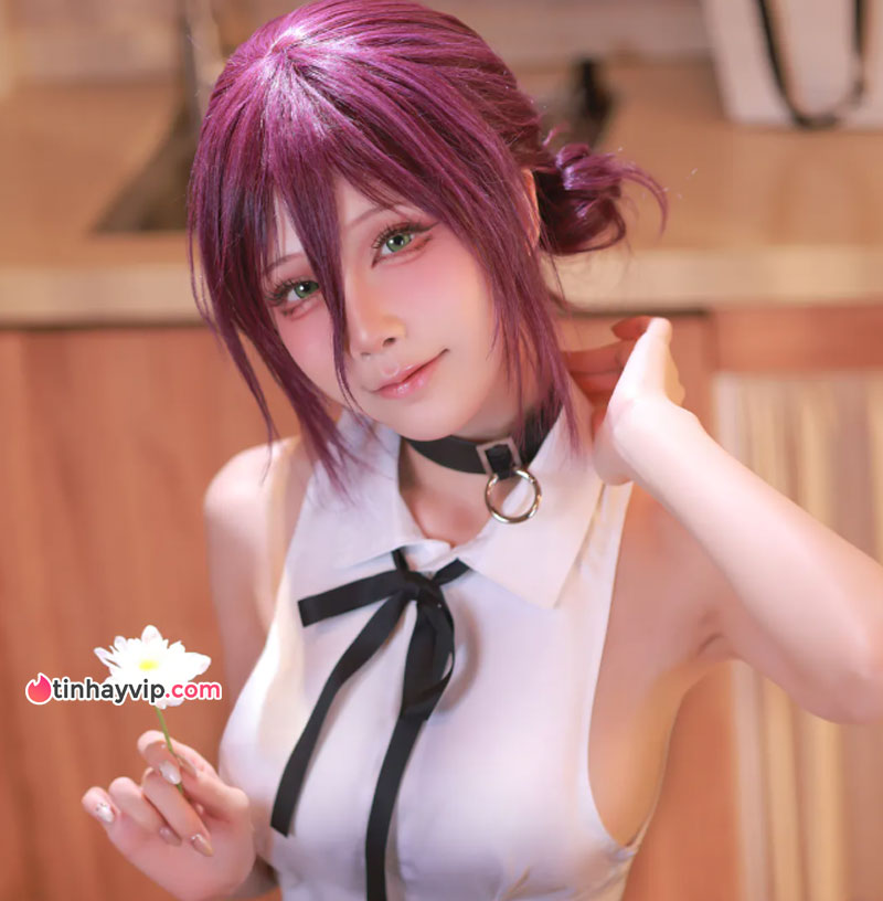 Aqua hóa thân thành quỷ Bom Reze nuột từng nét