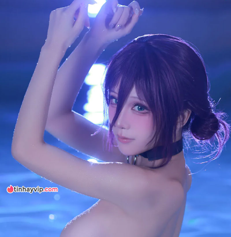 Aqua hóa thân thành quỷ Bom Reze nuột từng nét