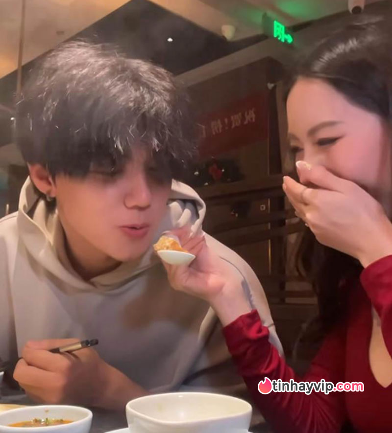 Hanee Hồng Hạnh khoe trải nghiệm thuê bạn trai Trung Quốc