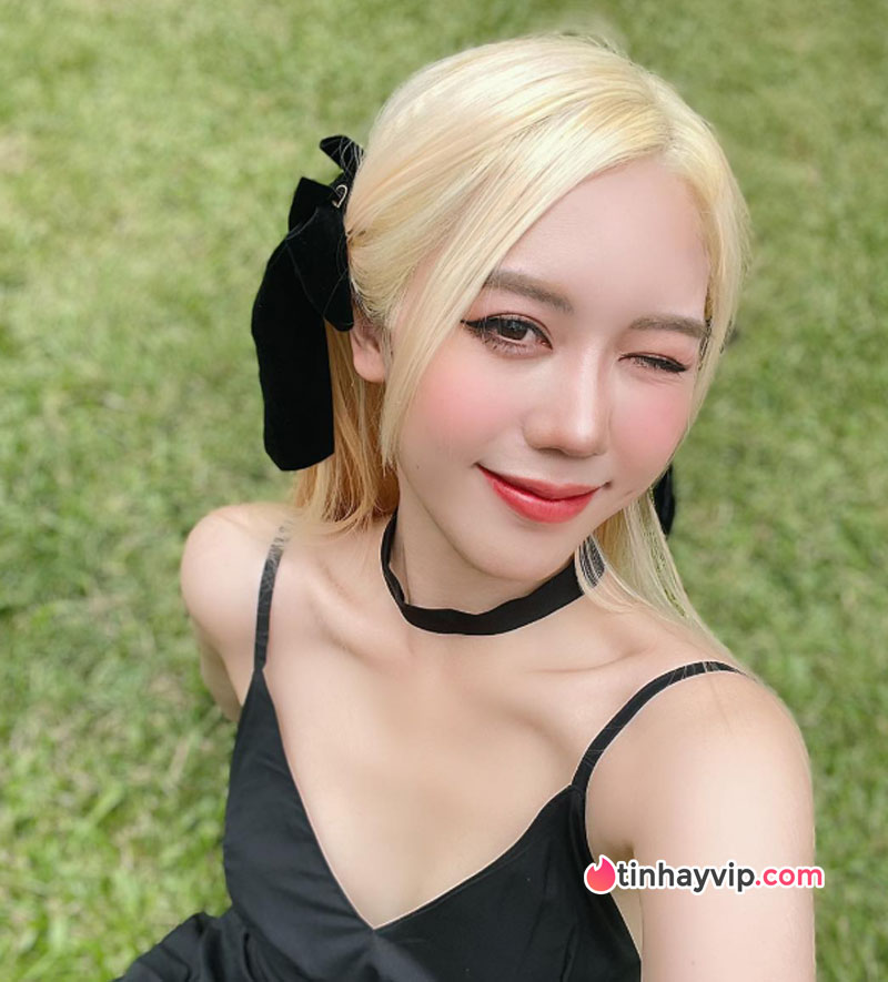 Hanee Hồng Hạnh khoe trải nghiệm thuê bạn trai Trung Quốc