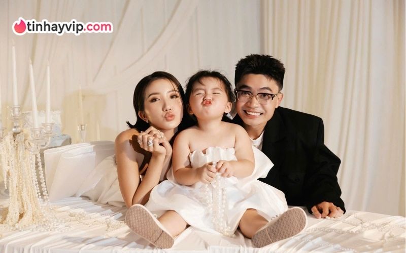 TikToker Lê Thị Khánh Huyền xác nhận ly hôn sau hơn 3 năm làm dâu hào môn TikToker Lê Thị Khánh Huyền xác nhận ly hôn với Duy Nhỏ