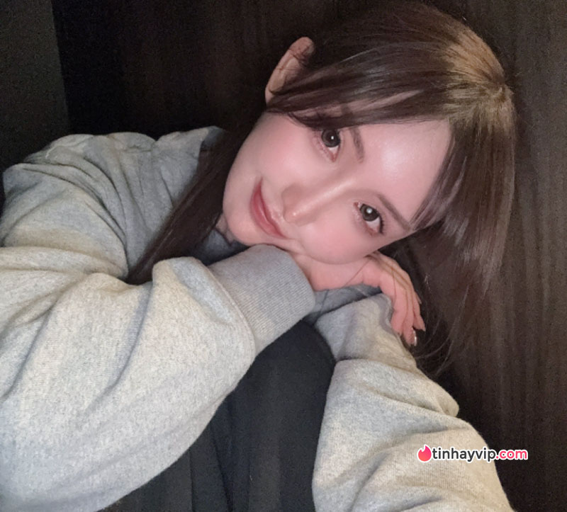 Top diễn viên JAV ăn khách nhất BookMate tháng 12/2025 12 Karen Yuzuriha