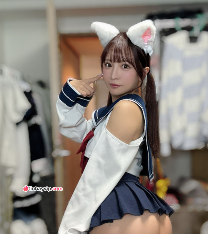 Aya Onami tự hào tuyên bố sở hữu vòng 3 đẹp nhất