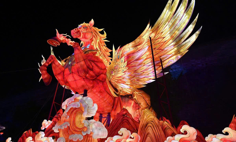 Chiêm ngưỡng dàn linh vật 2026 mã đáo thành công