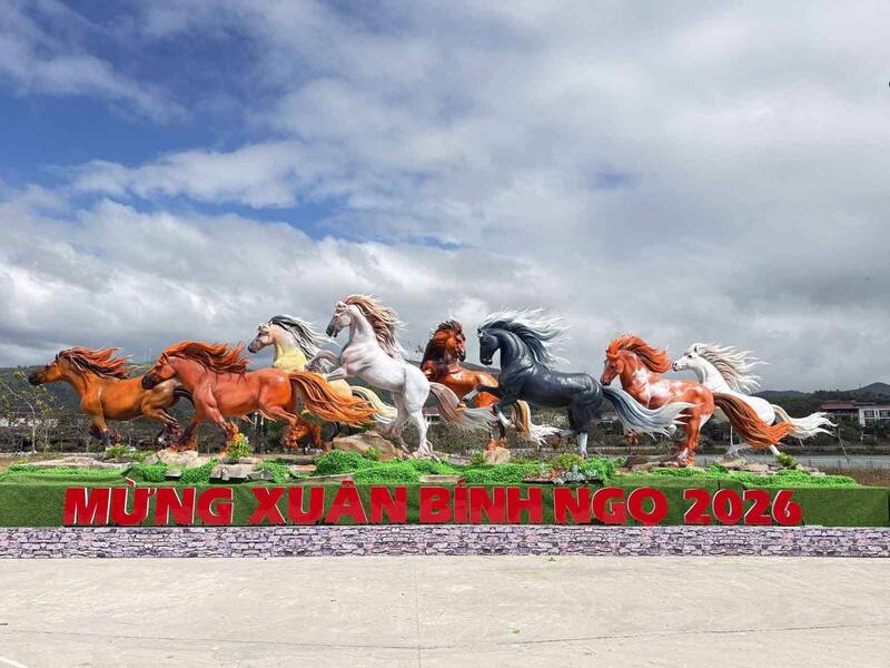 Chiêm ngưỡng dàn linh vật 2026 mã đáo thành công