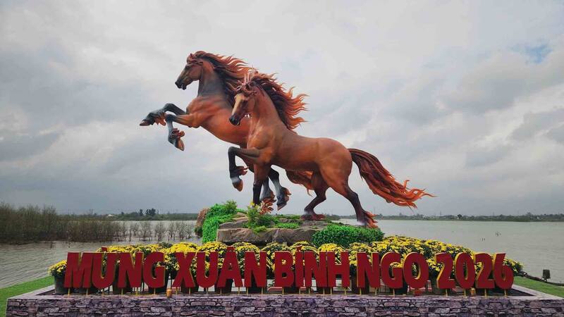 Chiêm ngưỡng dàn linh vật 2026 mã đáo thành công