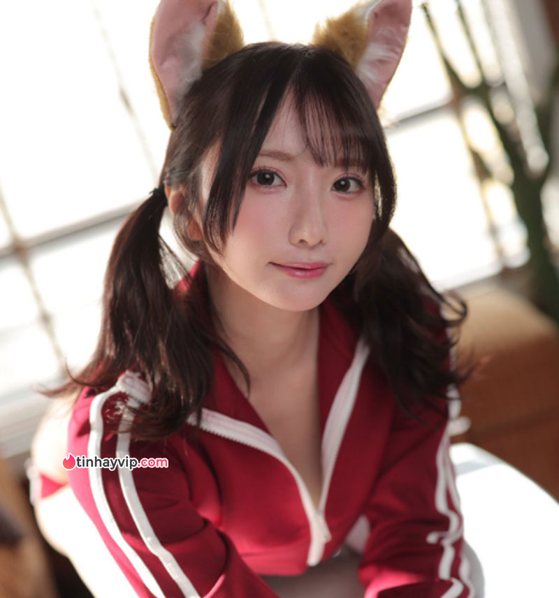 Niizuma Yuuka nàng MILF sở hữu gương mặt baby