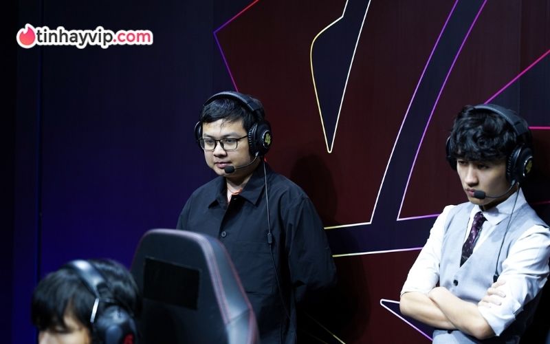 Sofm chính thức ra sân thi đấu sau thời gian dài đảm nhận vai trò HLV