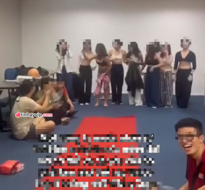 YEP lệch lạc, phản cảm, thoát y, bikini, câu view bẩn