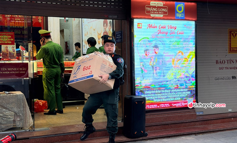 Bảo Tín Minh Châu bị điều tra: Loạt cơ sở đóng cửa khiến người mua vàng lao đao Bảo Tín Minh Châu bị điều tra: Loạt cơ sở đóng cửa khiến người mua vàng lao đao