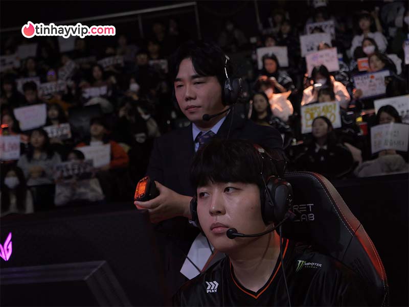 HLE rơi tự do trên BXH: Khi đứng yên cũng là một bất lợi