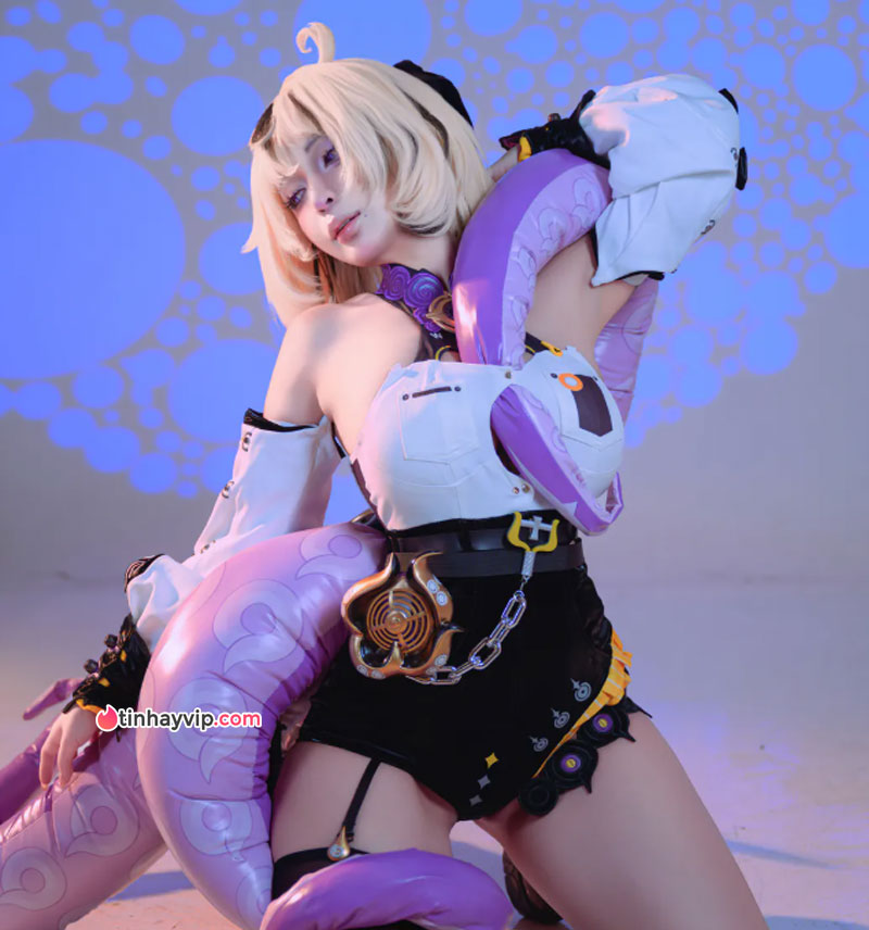 Hot girl 18+ Umeko J hóa thân thành Yidhari nóng bỏng