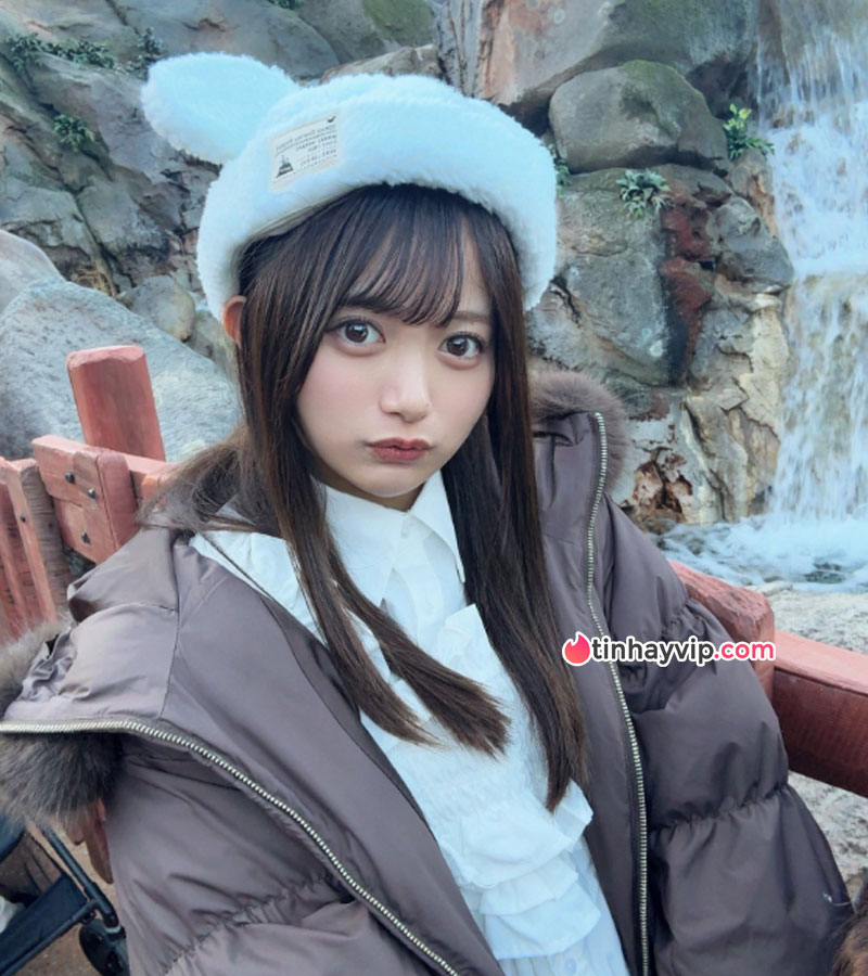 Karin Kitaoka bức xúc khi bị quấy rối tại khu vui chơi