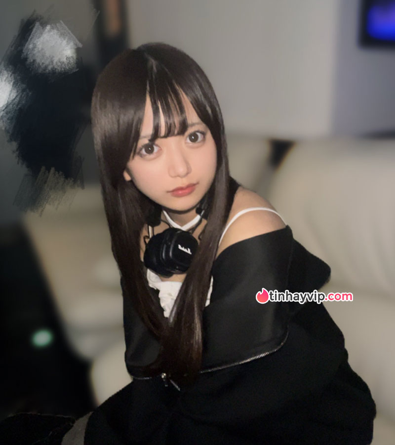 Karin Kitaoka bức xúc khi bị quấy rối tại khu vui chơi