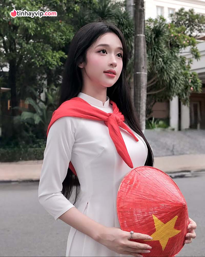 Karty Chang 2k1 gây sốt với bộ ảnh nữ thần biển đầy sexy