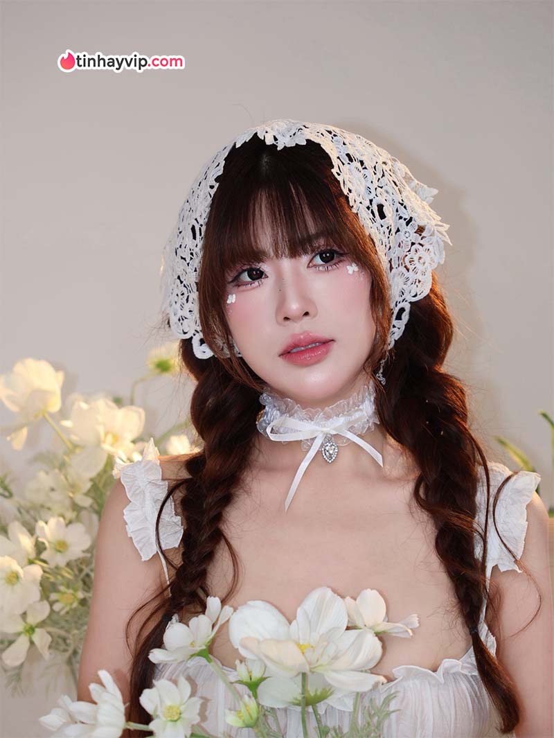 Una Tố Uyên: Diện mạo mới của sự sexy đầy bản lĩnh