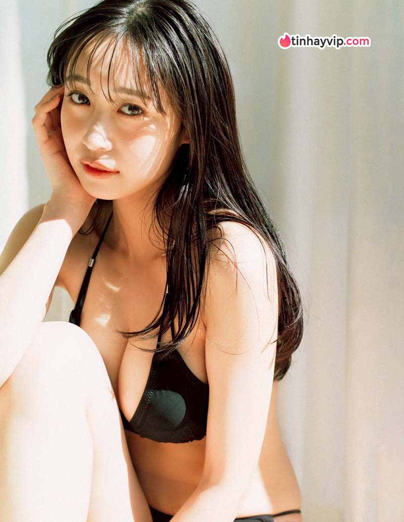 Aoi Mizobata lần đầu khoe trọn đường cong trong ấn phẩm mới