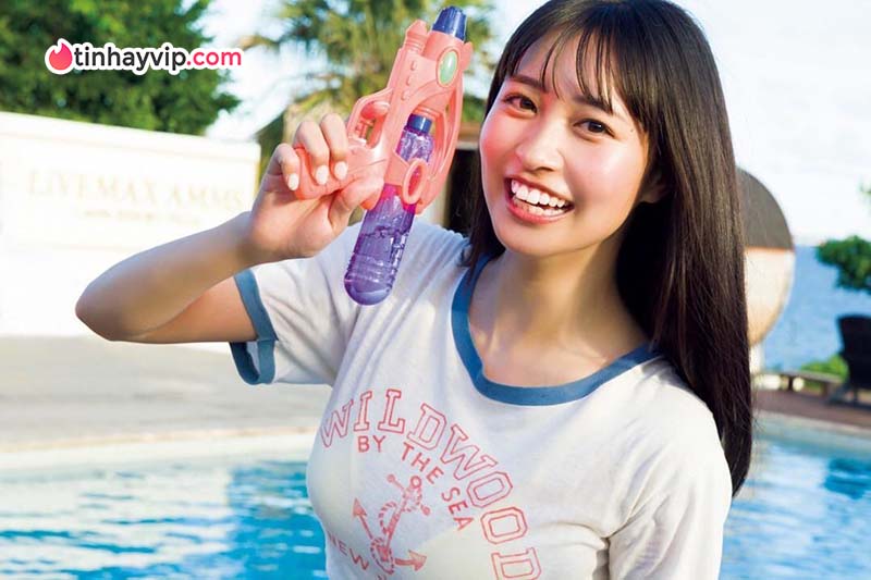 Aoi Mizobata lần đầu khoe trọn đường cong trong ấn phẩm mới