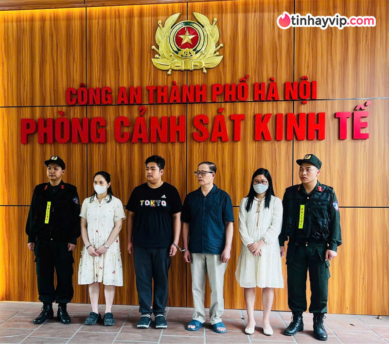 Bảo Tín Minh Châu: Khởi tố ông Vũ Minh Châu, hé lộ chênh lệch doanh thu 9.700 tỷ đồng Bảo Tín Minh Châu: Khởi tố ông Vũ Minh Châu, hé lộ chênh lệch doanh thu 9.700 tỷ đồng