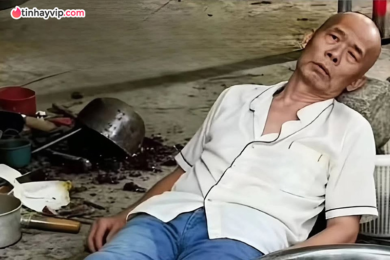 Chủ quán lẩu gà Trung Quốc viral cõi mạng vì lý do bất ngờ