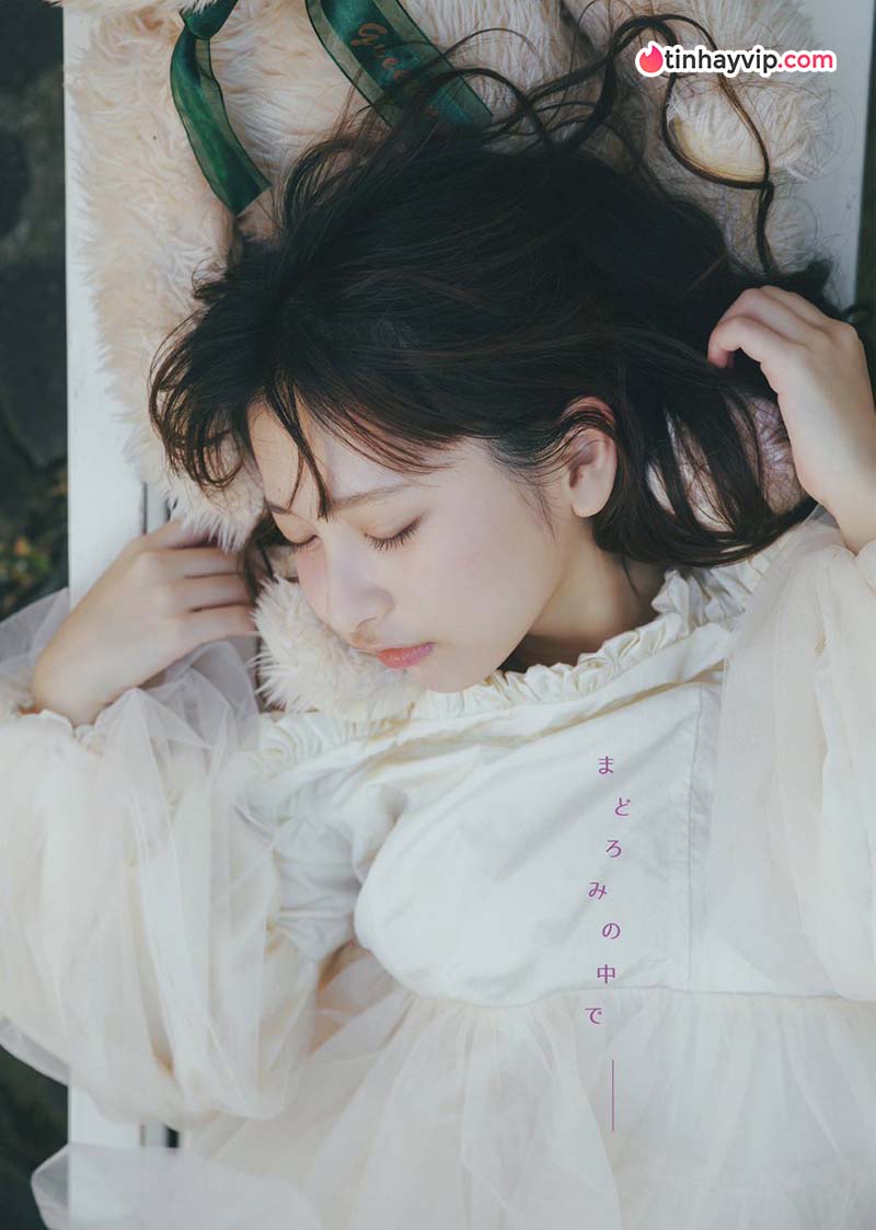 Ichinose Runa khoe đường cong tuyệt mỹ trong bộ bikini trên tạp chí mới Ichinose Runa khoe đường cong trên bìa tạp chí mới nhất