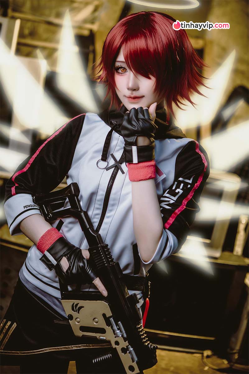 Lapis Lazuli trong concept cưỡi ngựa bên bờ biển