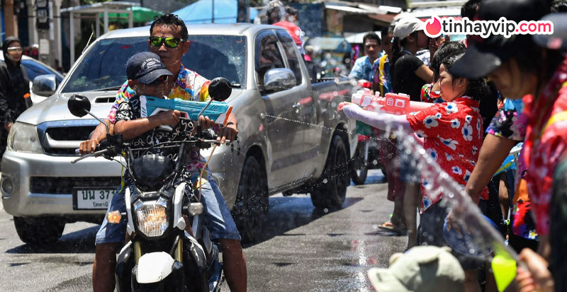 Lễ hội té nước Songkran ghi nhận 154 người tử vong trong 4 ngày đầu kỳ nghỉ tại Thái Lan