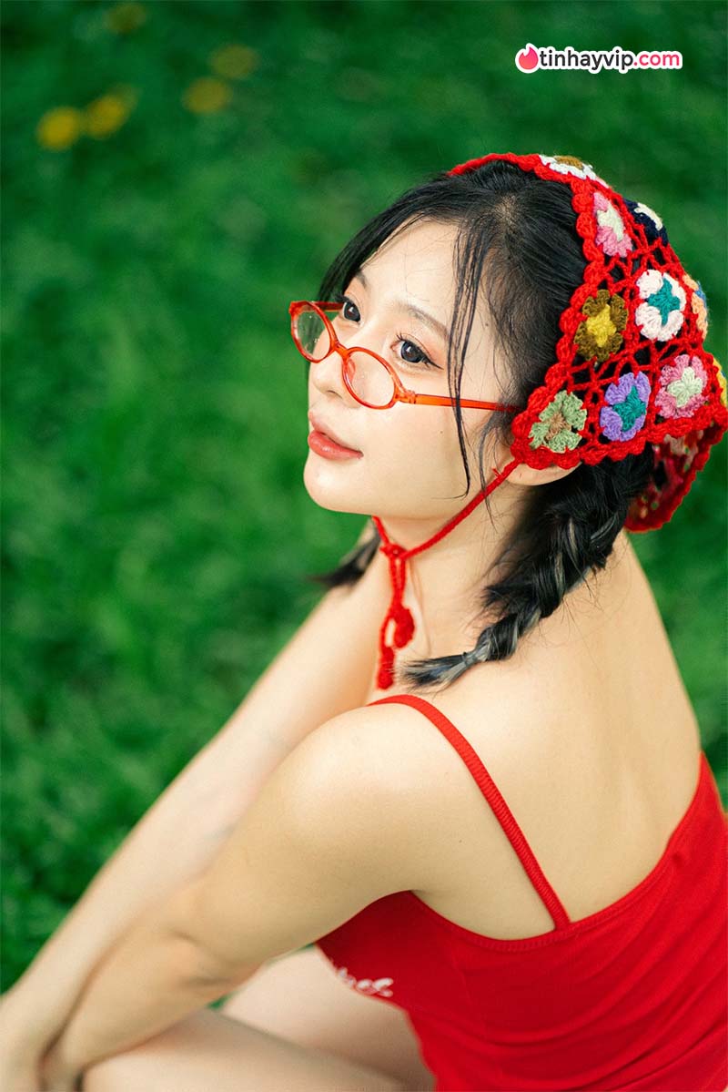 Mỹ nhân ngoại quốc gây sốt trong tà áo dài Việt Nam