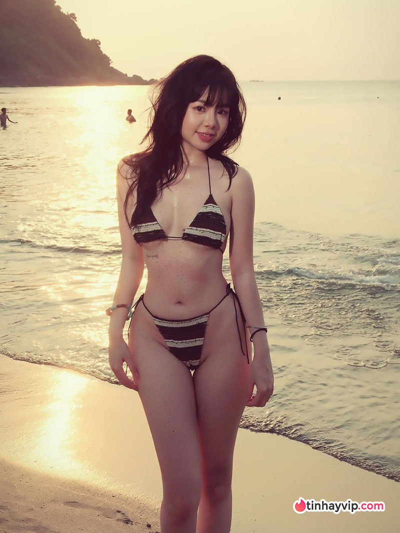 Giang Shana - Hot girl Instagram sở hữu vẻ đẹp kẹo ngọt cùng đường cong cuốn hút