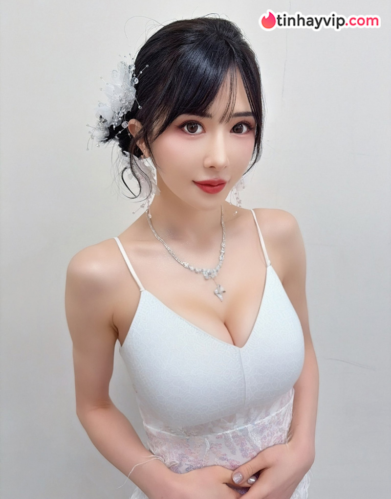 Diễn viên AV Tsujii Honoka bất ngờ được đội tuyển bóng rổ mời thử việc