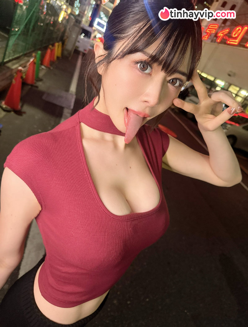 Diễn viên AV Tsujii Honoka bất ngờ được đội tuyển bóng rổ mời thử việc