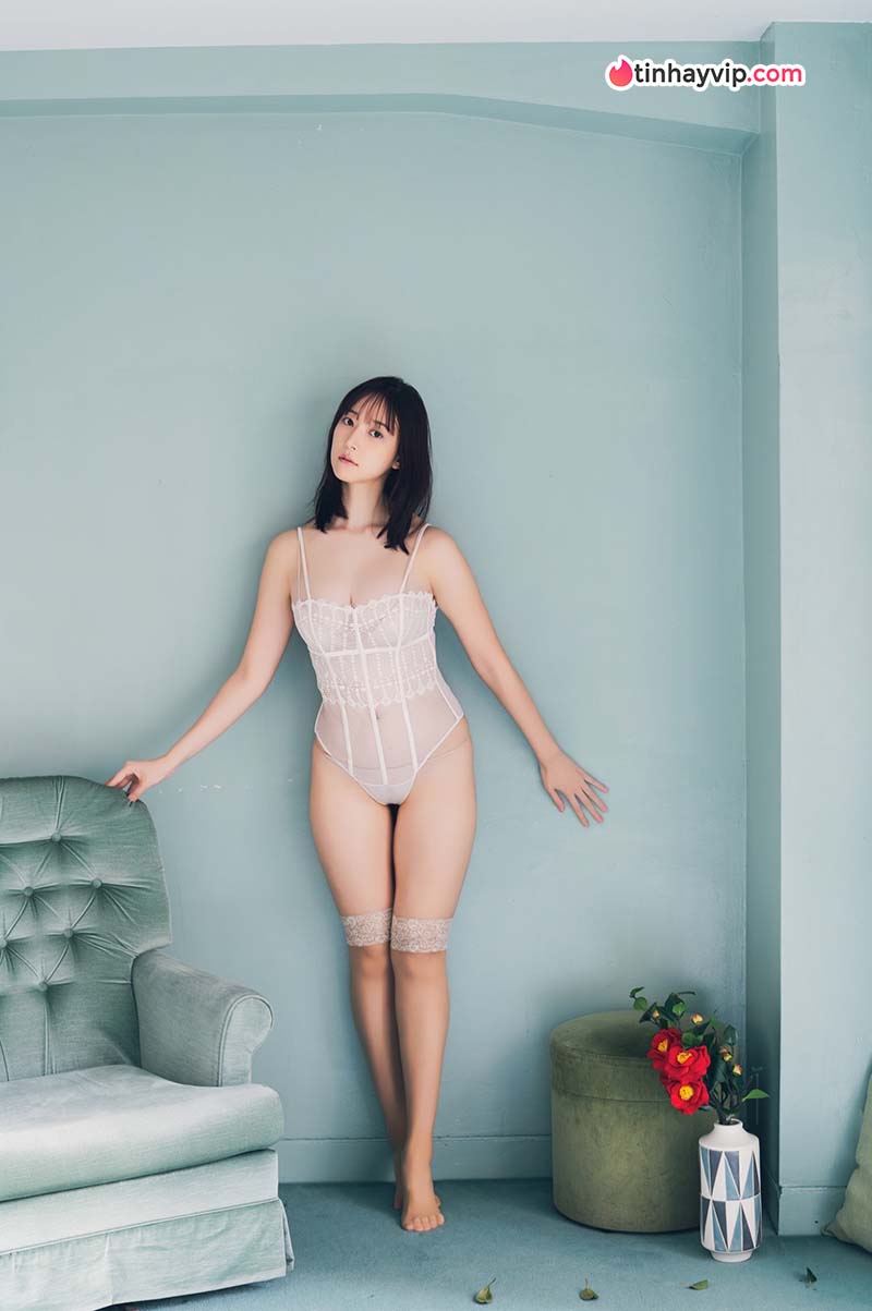 Yamazaki Ami: Cựu MC thời tiết khoe body cực phẩm với bikini