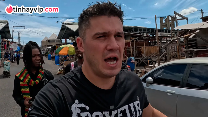 Nóng: Youtuber người Ý bị thả phẫn nộ gay gắt vì gián tiếp...hại chết một gia đình Youtuber Zazza el Italiano bị tố gián tiếp đẩy một gia đình vào bi kịch ở Brazil