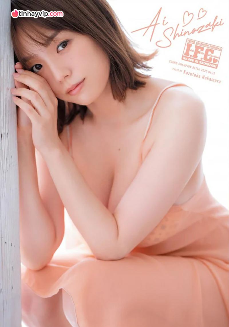 Ai Shinozaki 34 tuổi vẫn cực cháy với bộ ảnh bikini G-cup