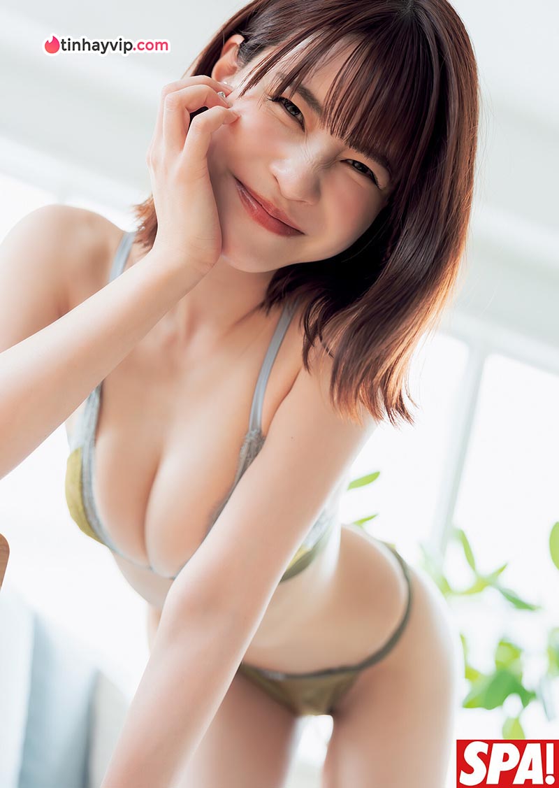 Asuka Kishi gây bão với loạt ảnh nội y bốc lửa tuổi 35