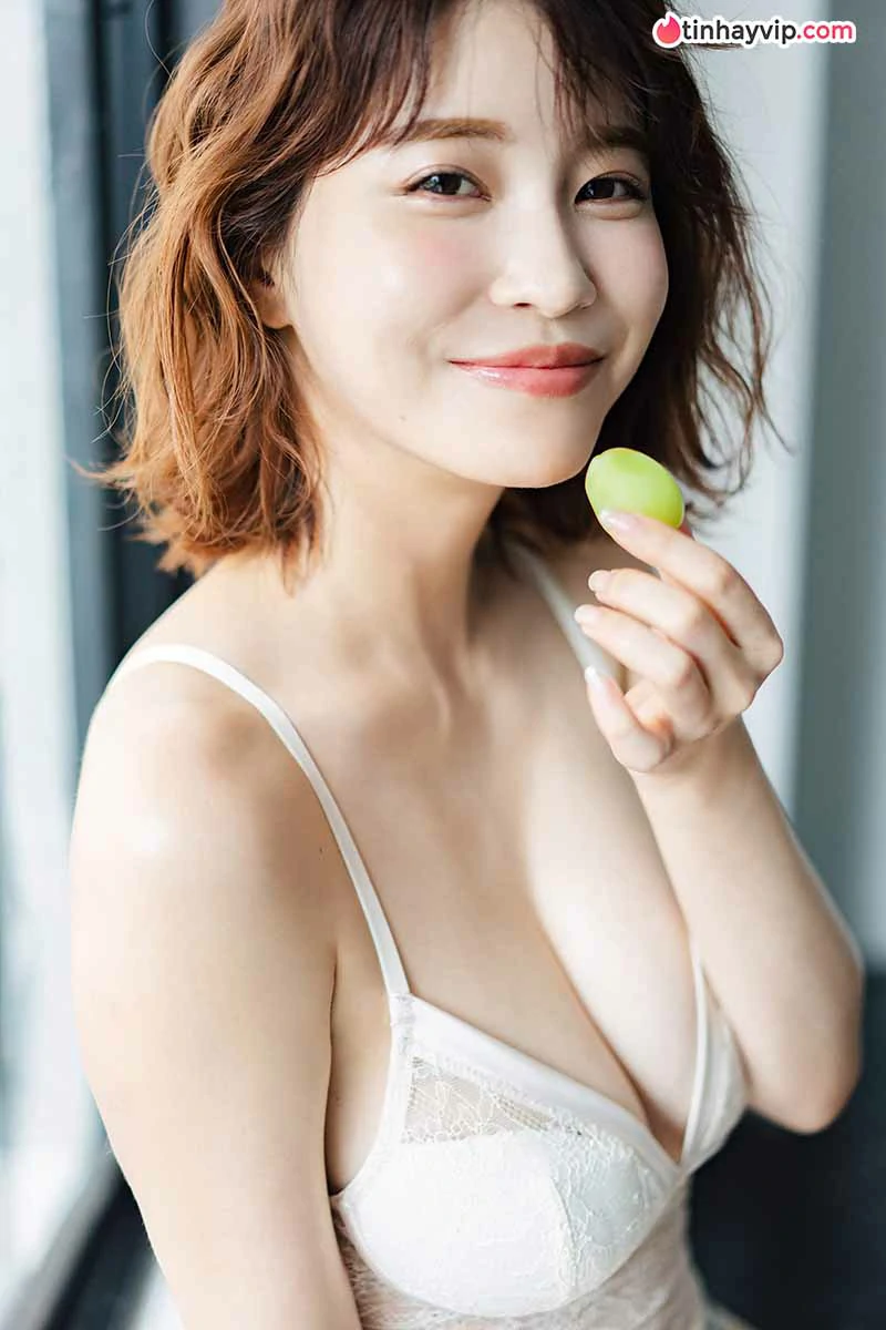 Asuka Kishi gây bão với loạt ảnh nội y bốc lửa tuổi 35