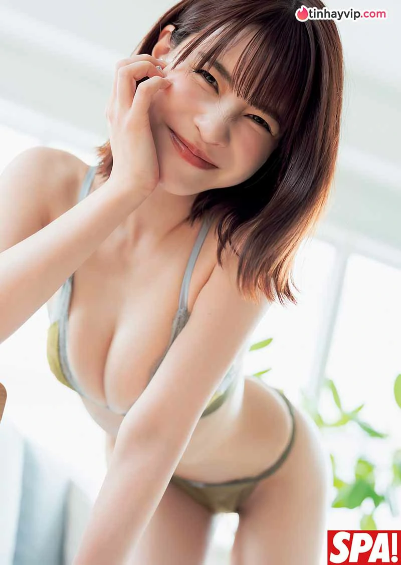 Asuka Kishi gây bão với loạt ảnh nội y bốc lửa tuổi 35