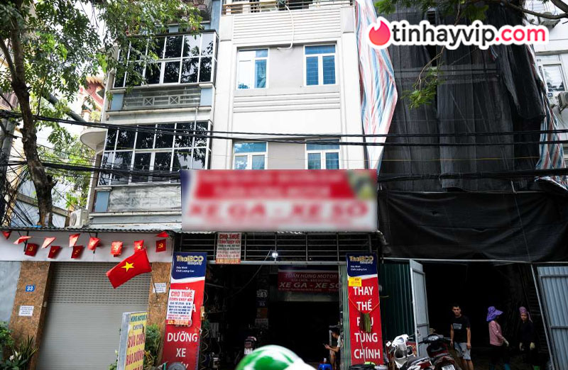 Bé gái 4 tuổi bị bạo hành dẫn đến tử vong, mẹ ruột và cha dượng bị khởi tố tội Giết người