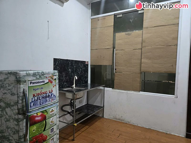 Bé gái 4 tuổi bị bạo hành dẫn đến tử vong, mẹ ruột và cha dượng bị khởi tố