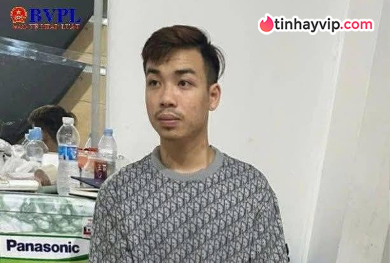 Bé gái 4 tuổi bị bạo hành dẫn đến tử vong, mẹ ruột và cha dượng bị khởi tố tội Giết người