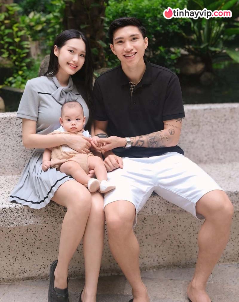 Doãn Hải My gây sốt MXH với vẻ đẹp giản dị khi về quê chồng phơi thóc