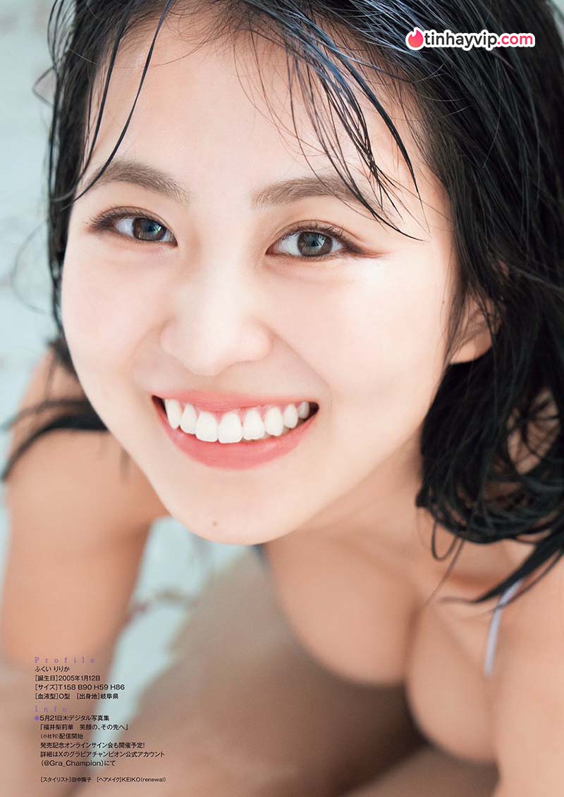 Fukui Ririka tung ảnh hậu trường bikini nóng bỏng tay