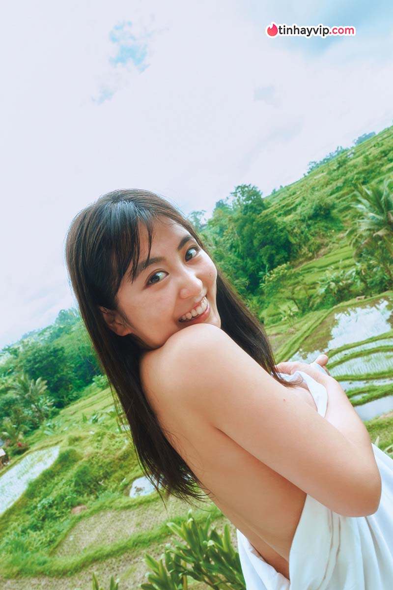 Fukui Ririka tung ảnh hậu trường bikini nóng bỏng tay
