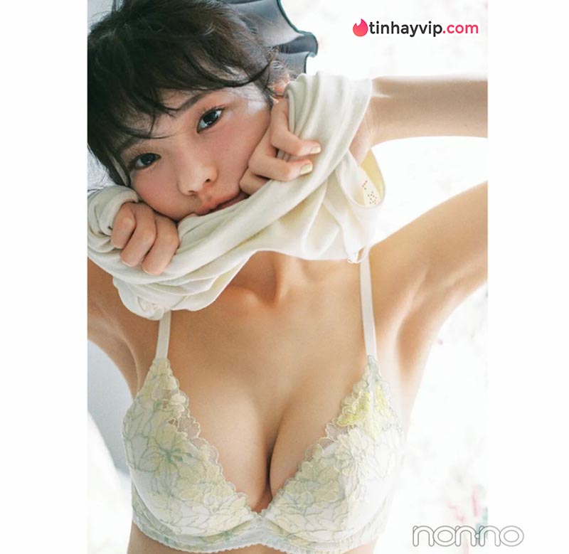 Hina Kikuchi gây sốt với màn giảm cân lột xác đầy quyến rũ