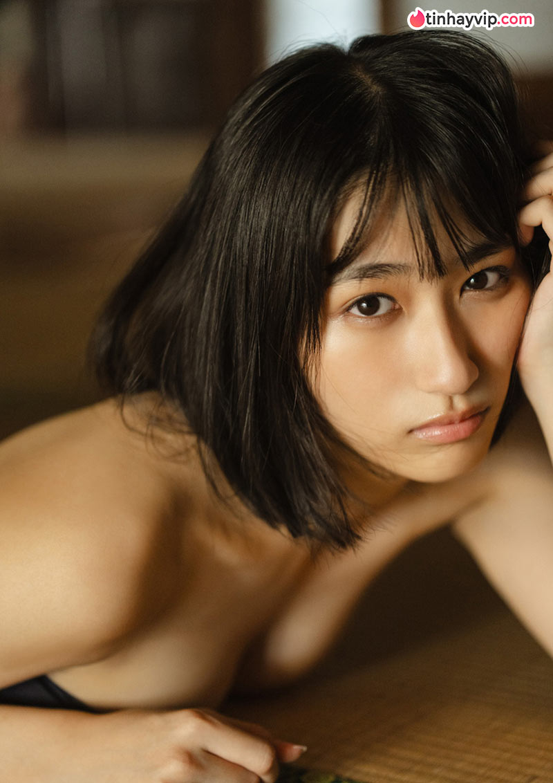 Hitomi Mizuno gây sốt với bộ sách ảnh áo tắm mới nhất