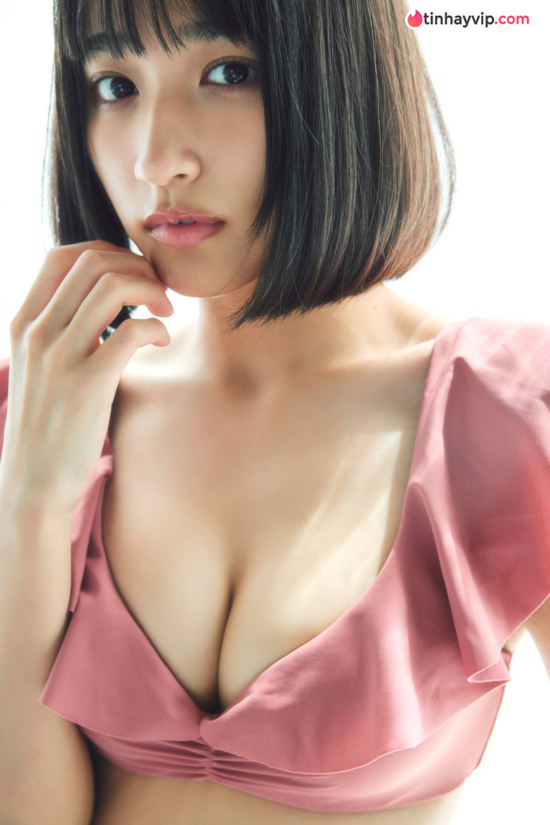 Hitomi Mizuno gây sốt với bộ sách ảnh áo tắm mới nhất