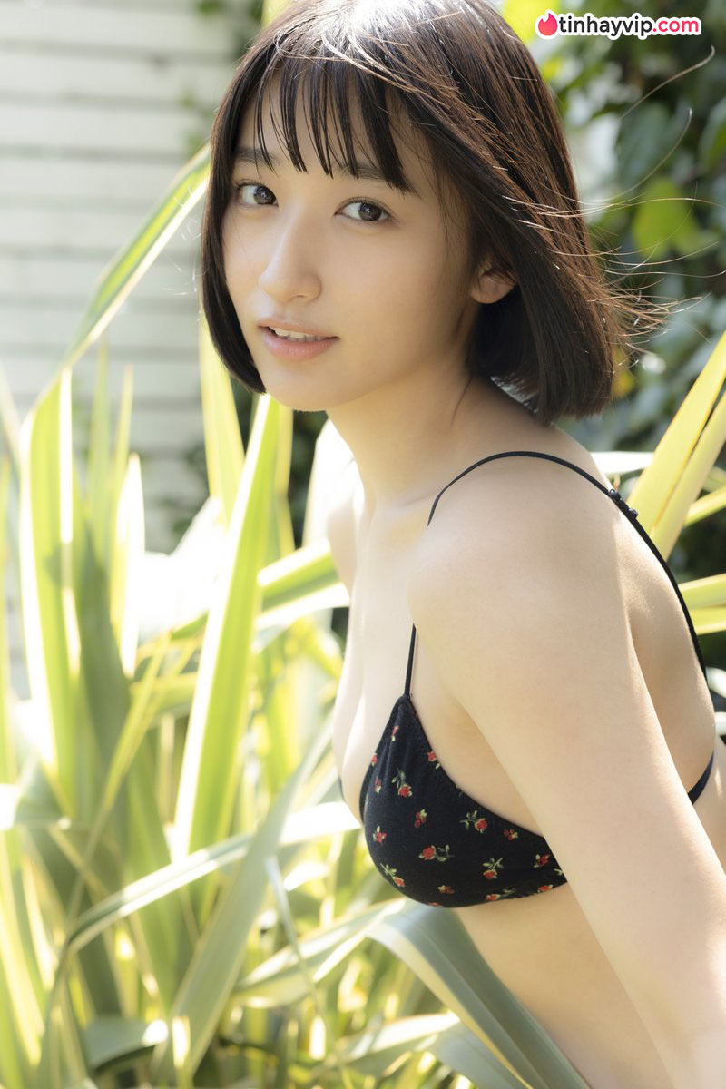Hitomi Mizuno gây sốt với bộ sách ảnh áo tắm mới nhất